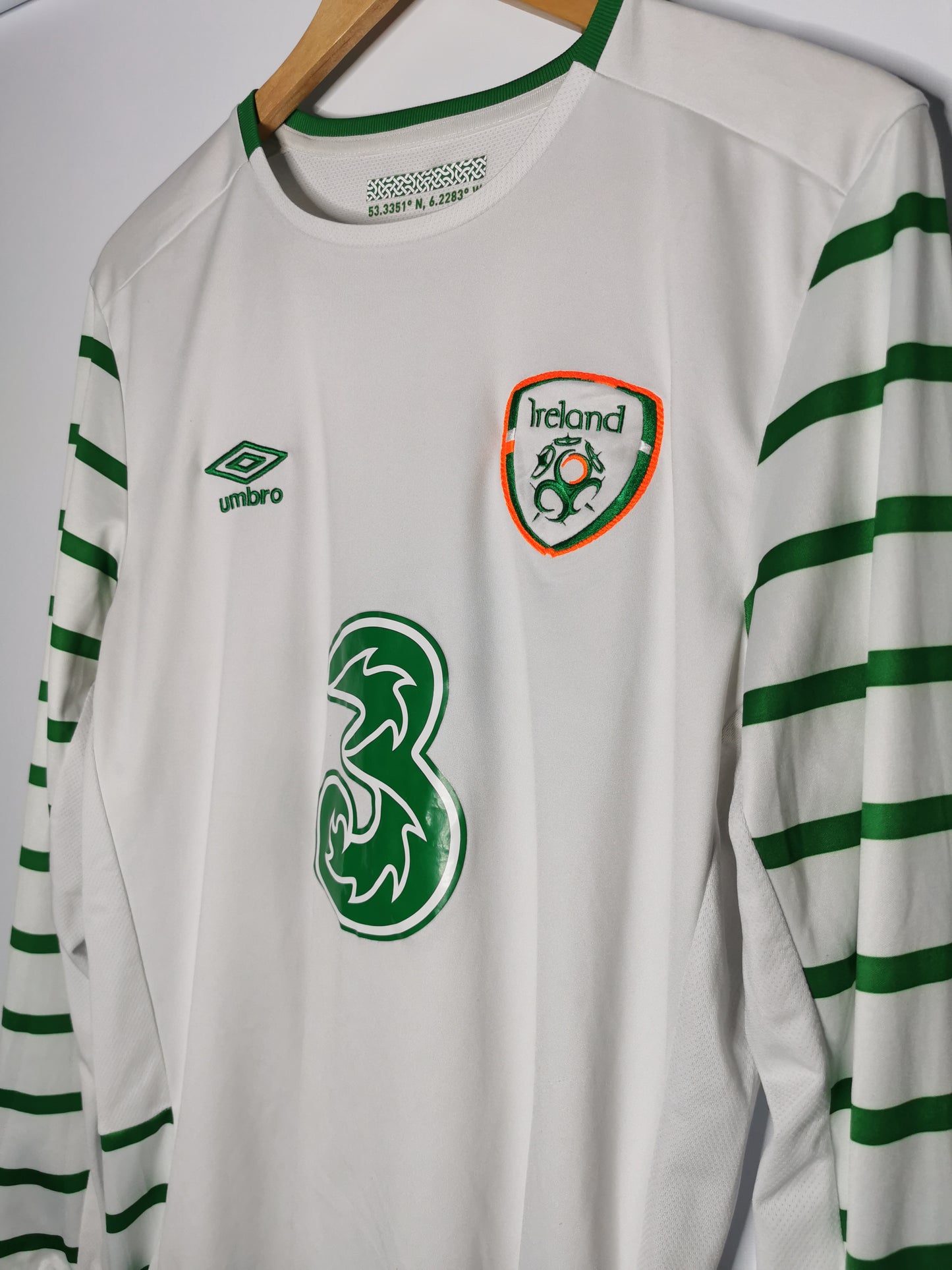 2016 Ireland Away long sleeve, Medium