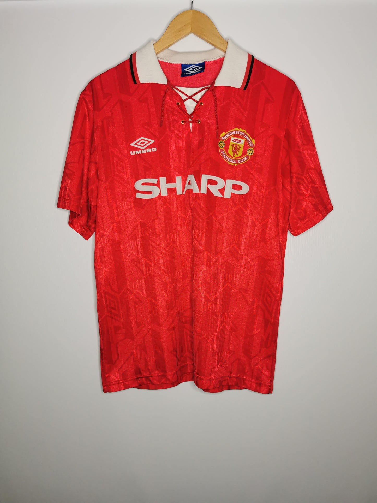 Man United home 1992, Medium