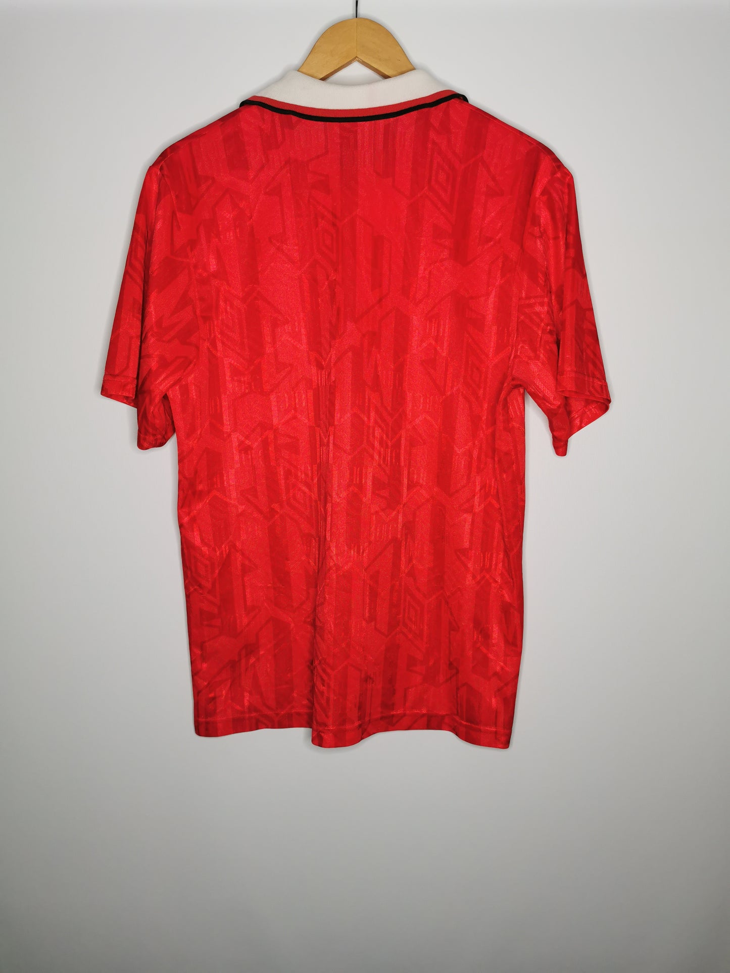 Man United home 1992, Medium