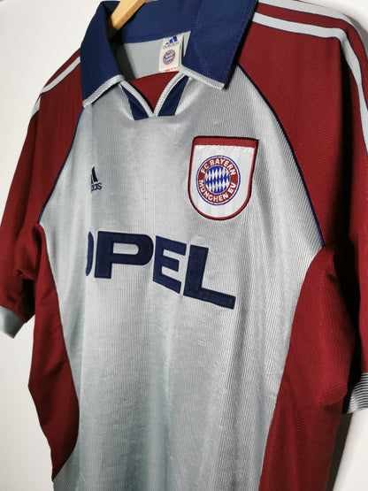 Bayern Munich Third 1998, Large