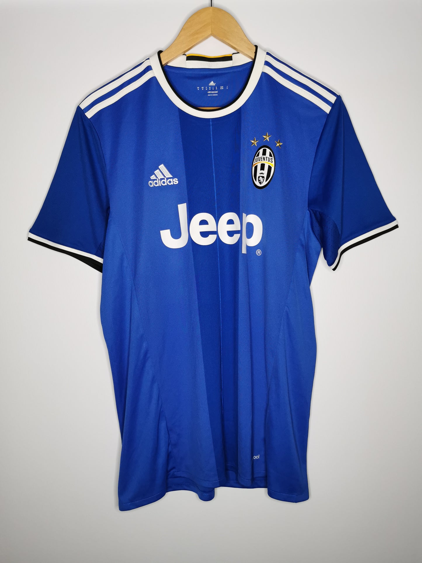 2016 Juventus Away, Medium