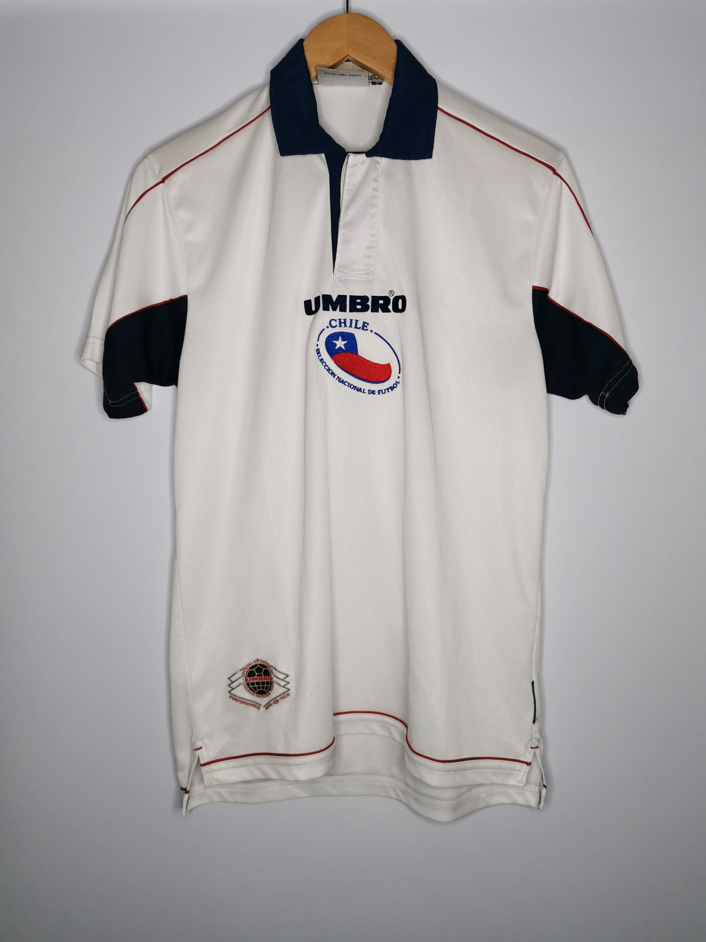 2000 Chile Away, Small