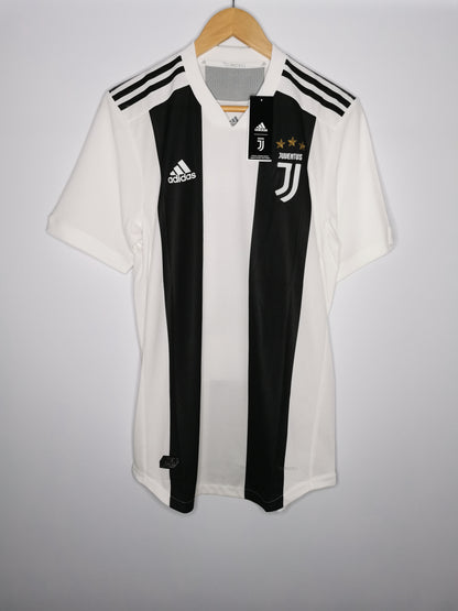 Raffle: 2018 Juventus Home 'Joao Cancelo 20' Kitroom Issue, Medium (6)