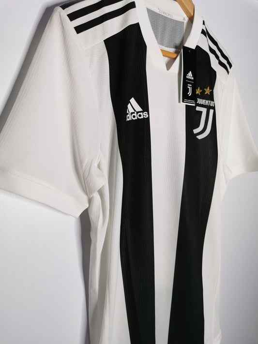 Authentic Raffle: 2018 Juventus Home 'Joao Cancelo 20' Kitroom Issue (Image 2)