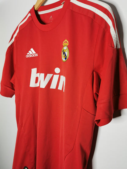 2011 Real Madrid Third, Medium
