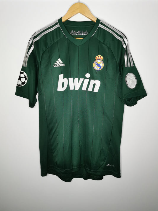 2012 Real Madrid Third, Medium