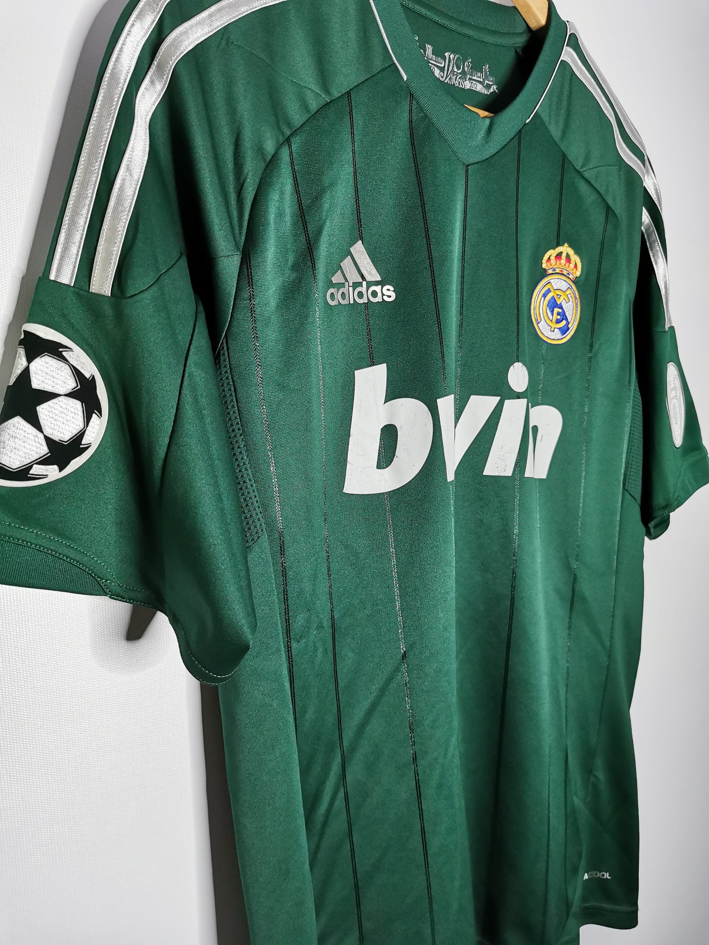 2012 Real Madrid Third, Medium