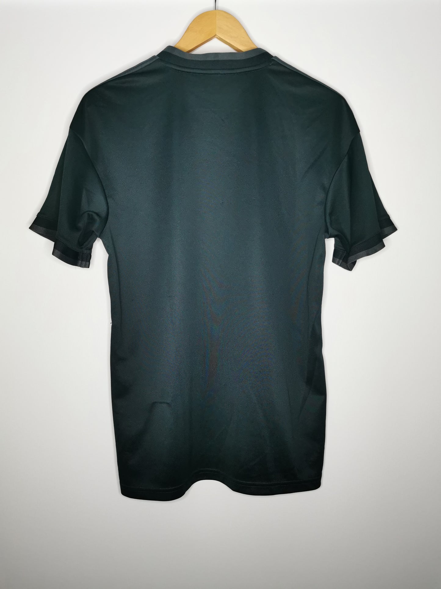 2018 Real Madrid Away, Medium