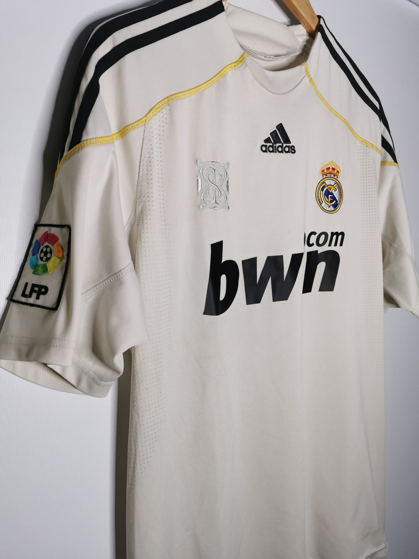 2009 Real Madrid Home, Medium