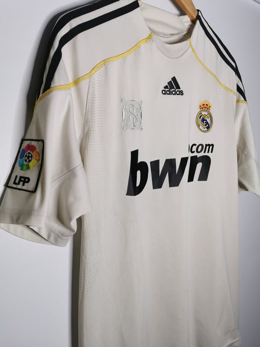 Authentic 2009 Real Madrid Home (Image 2)