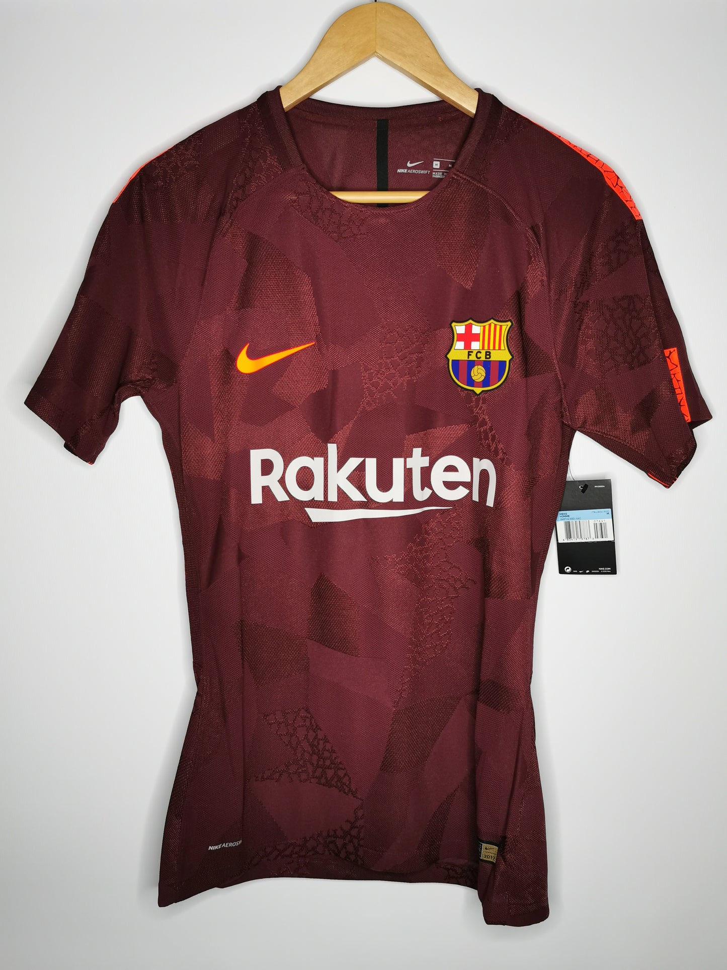 2017 Barcelona Third Kitroom Issue, Medium