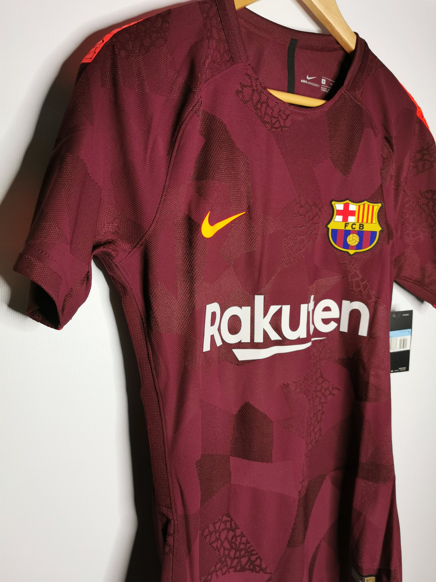 2017 Barcelona Third Kitroom Issue, Medium