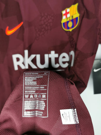 2017 Barcelona Third Kitroom Issue, Medium