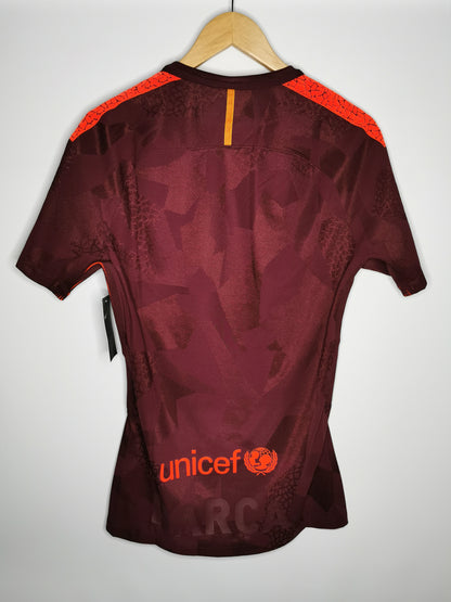 2017 Barcelona Third Kitroom Issue, Medium