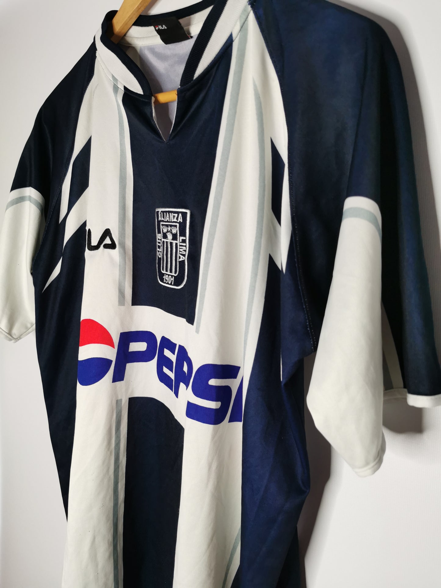2004 Alianza Lima Home #25, Large