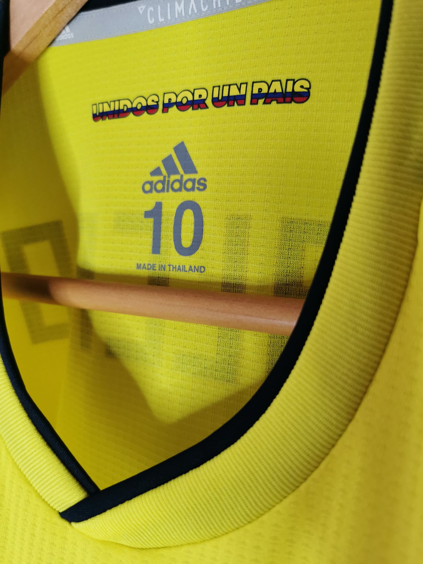 2018 Colombia Home Kitroom Issue 'Falcao 9', X Large (10)