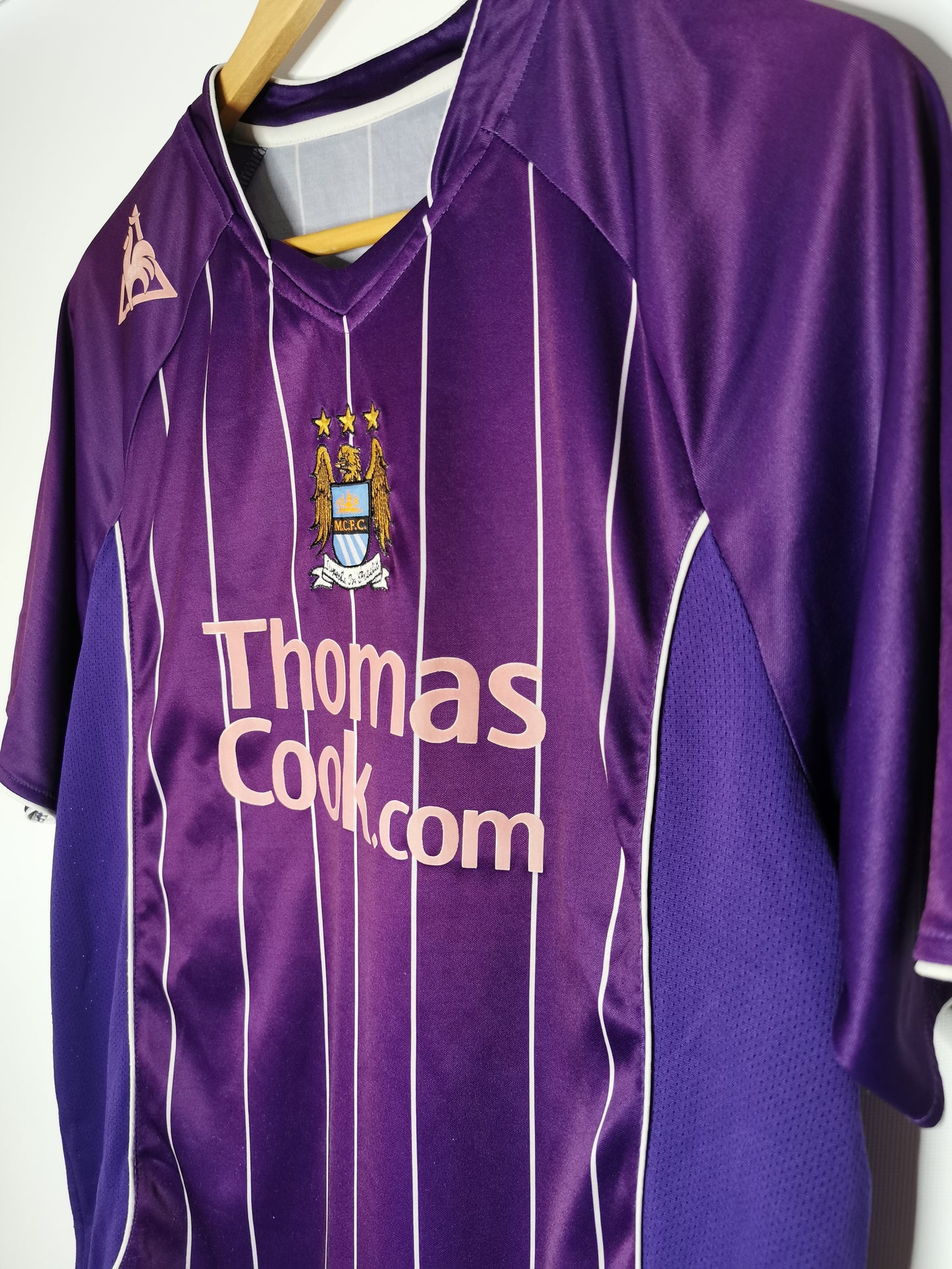 2007 Man City Away, Medium