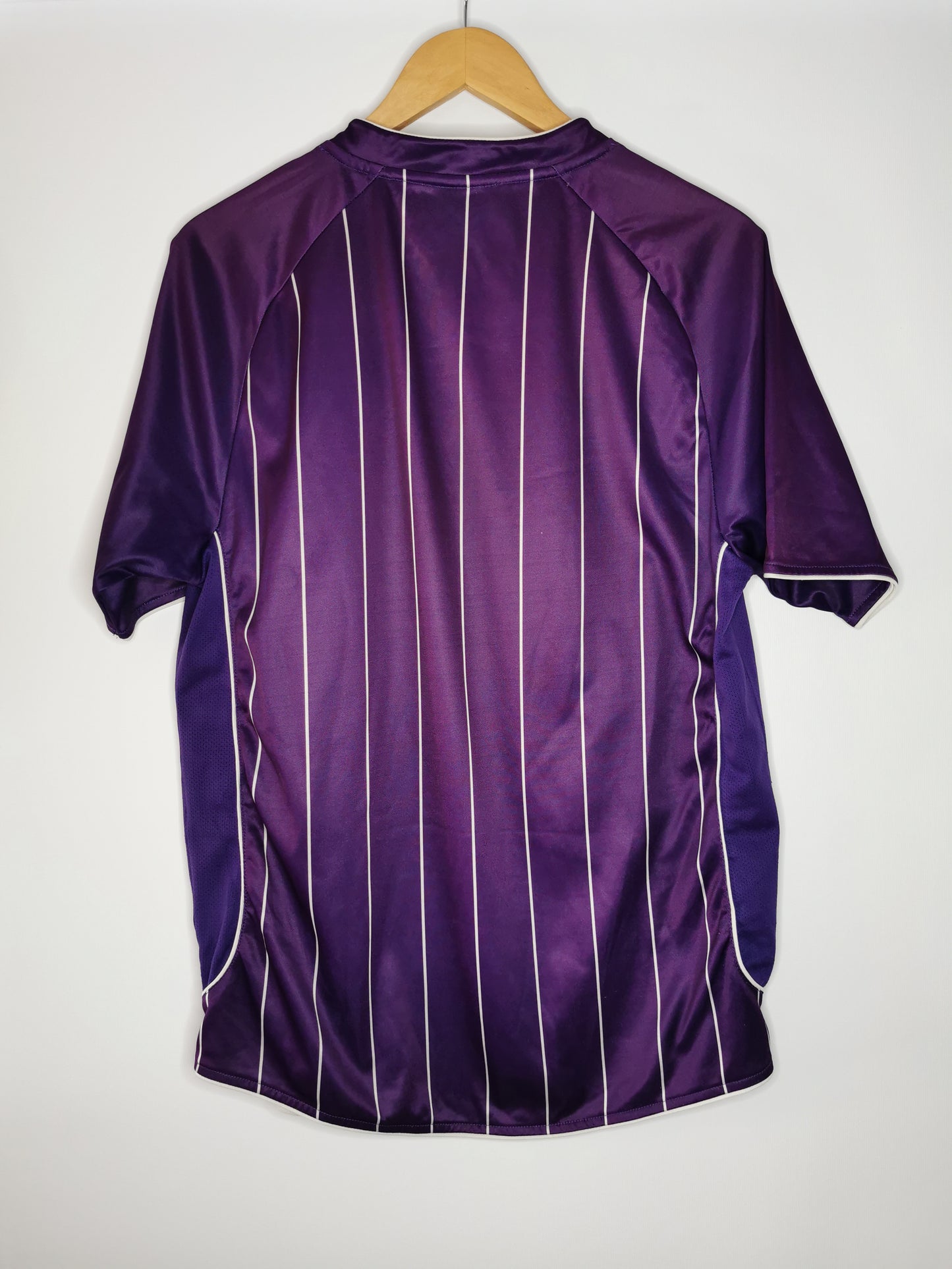 2007 Man City Away, Medium