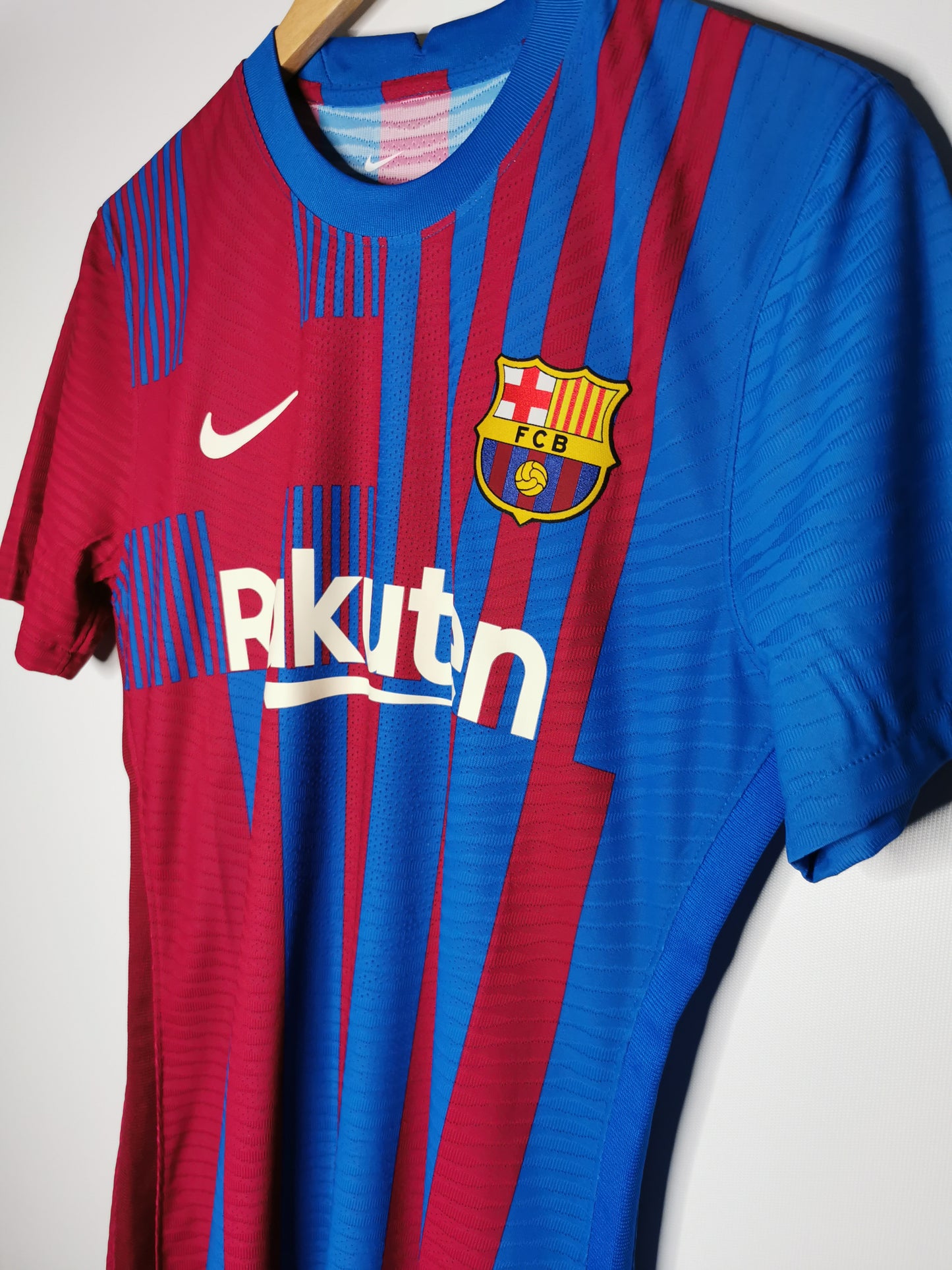 2021 Barcelona Home Kitroom Issue, Medium