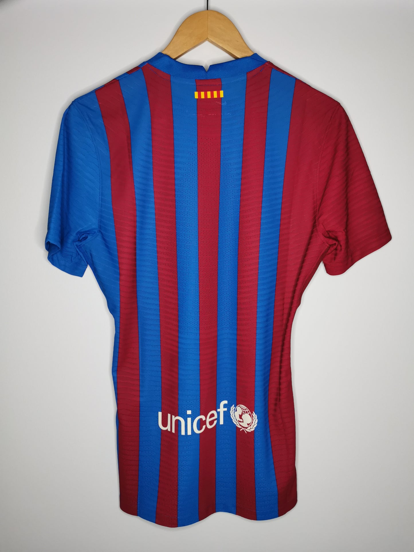 2021 Barcelona Home Kitroom Issue, Medium