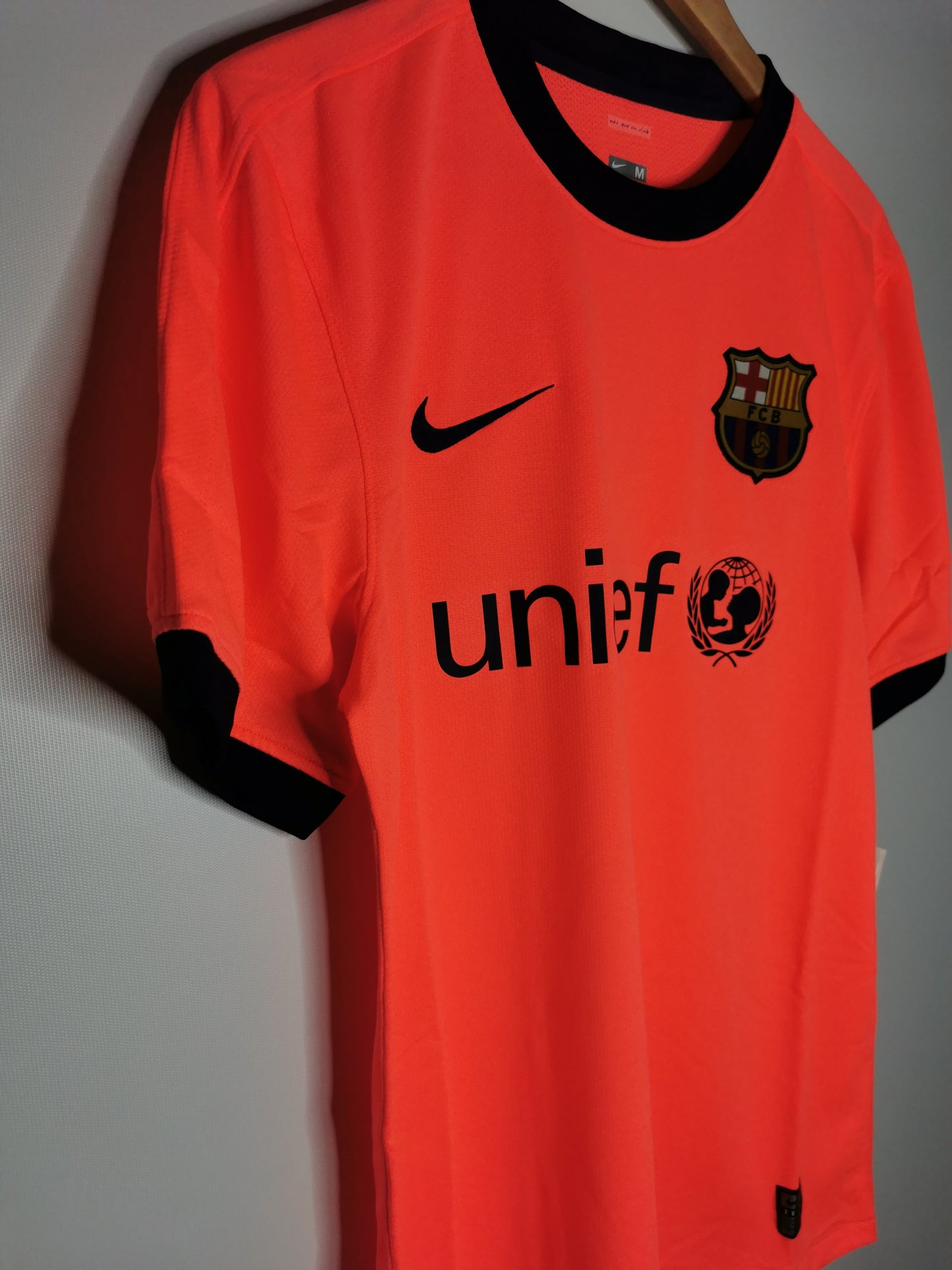 Authentic 2009 Barcelona Away Kitroom Issue (Image 2)
