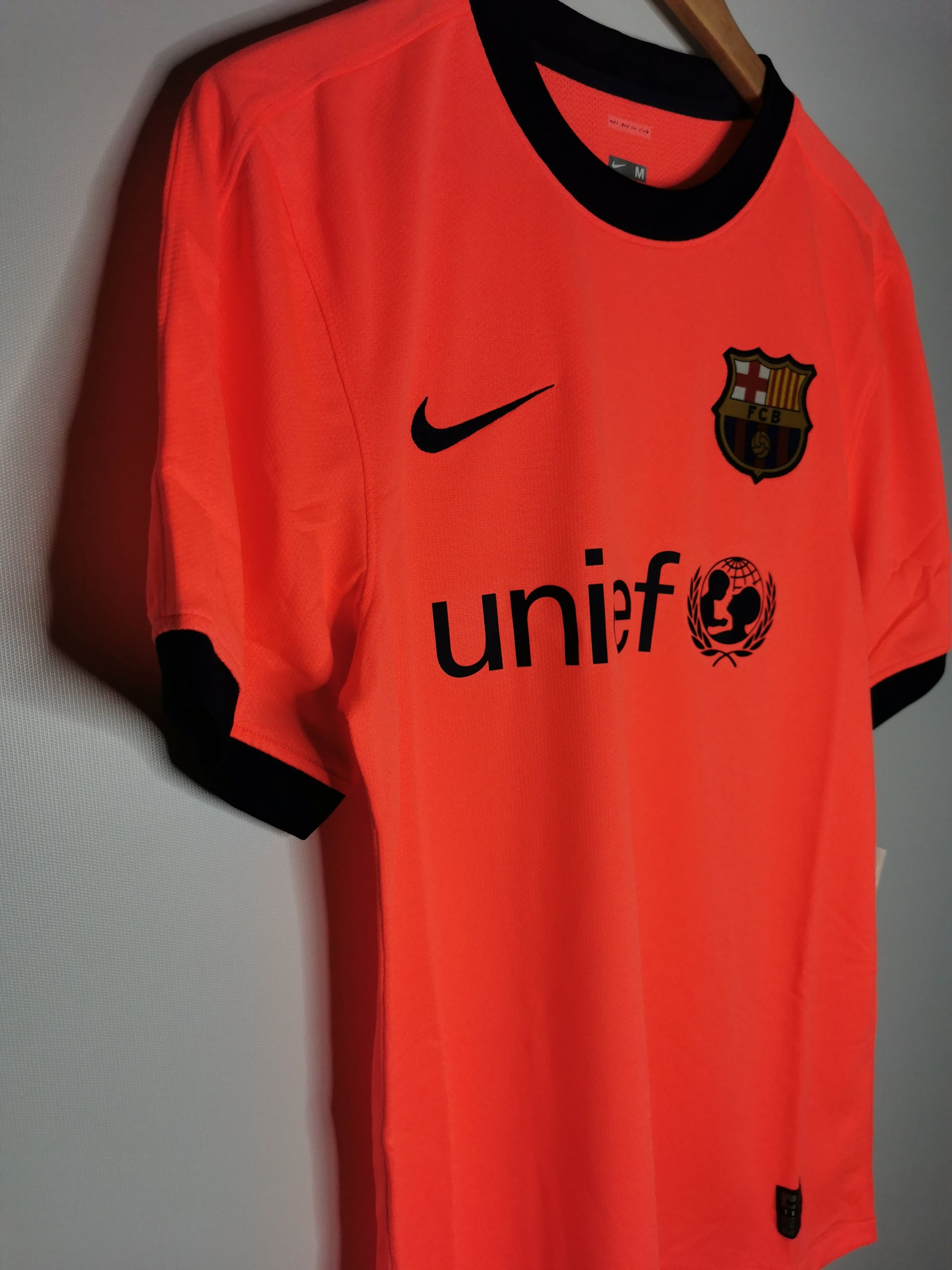 Authentic 2009 Barcelona Away Kitroom Issue (Image 2)